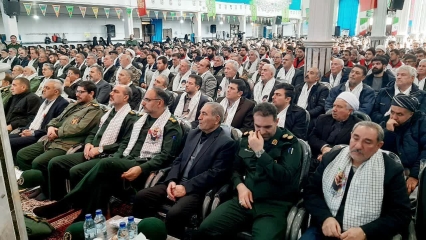 آیین گرامیداشت سالروز شهادت سرداردلها سپهبد حاج قاسم سلیمانی با حضور سردارگشتاسبی فرماندهی قرارگاه حمزه سیدالشهدا، در مسجد جامع شاهین دژ برگزارشد